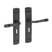 Intersteel deurkruk Helena op schild met sleutelgat 56 mm oud grijs vooraanzicht