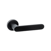 Intersteel deurkruk Sora basic op verdekt rozet ø53 mm mat zwart vooraanzicht