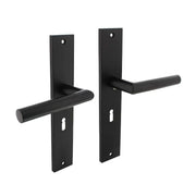 Intersteel deurkruk Bastian op schild 245 x 45 mm BB56 mat zwart – vooraanzicht