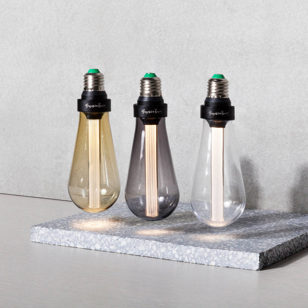 Buster + Punch Buster Bulb E27 ledlamp Goud – vooraanzicht brandend