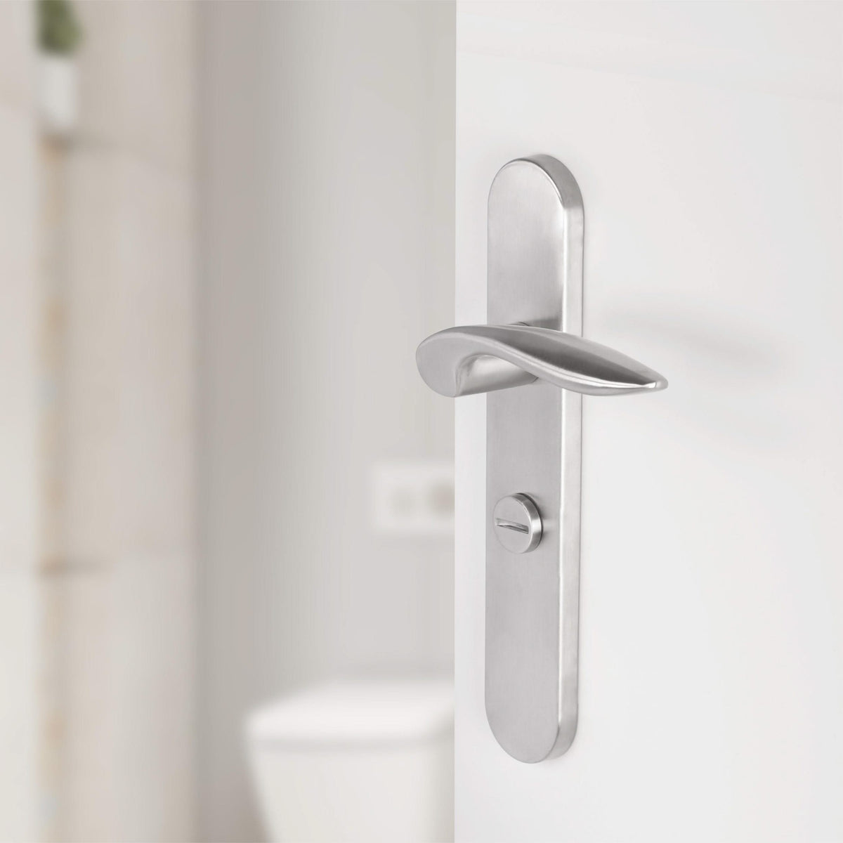 Differnz Groningen deurkruk ovaal schild WC 63 mm mat chroom – detail