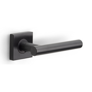 FORMANI deurkruk BASIC LB7-19BSQR53 op vierkant rozet in PVD gunmetal – vooraanzicht