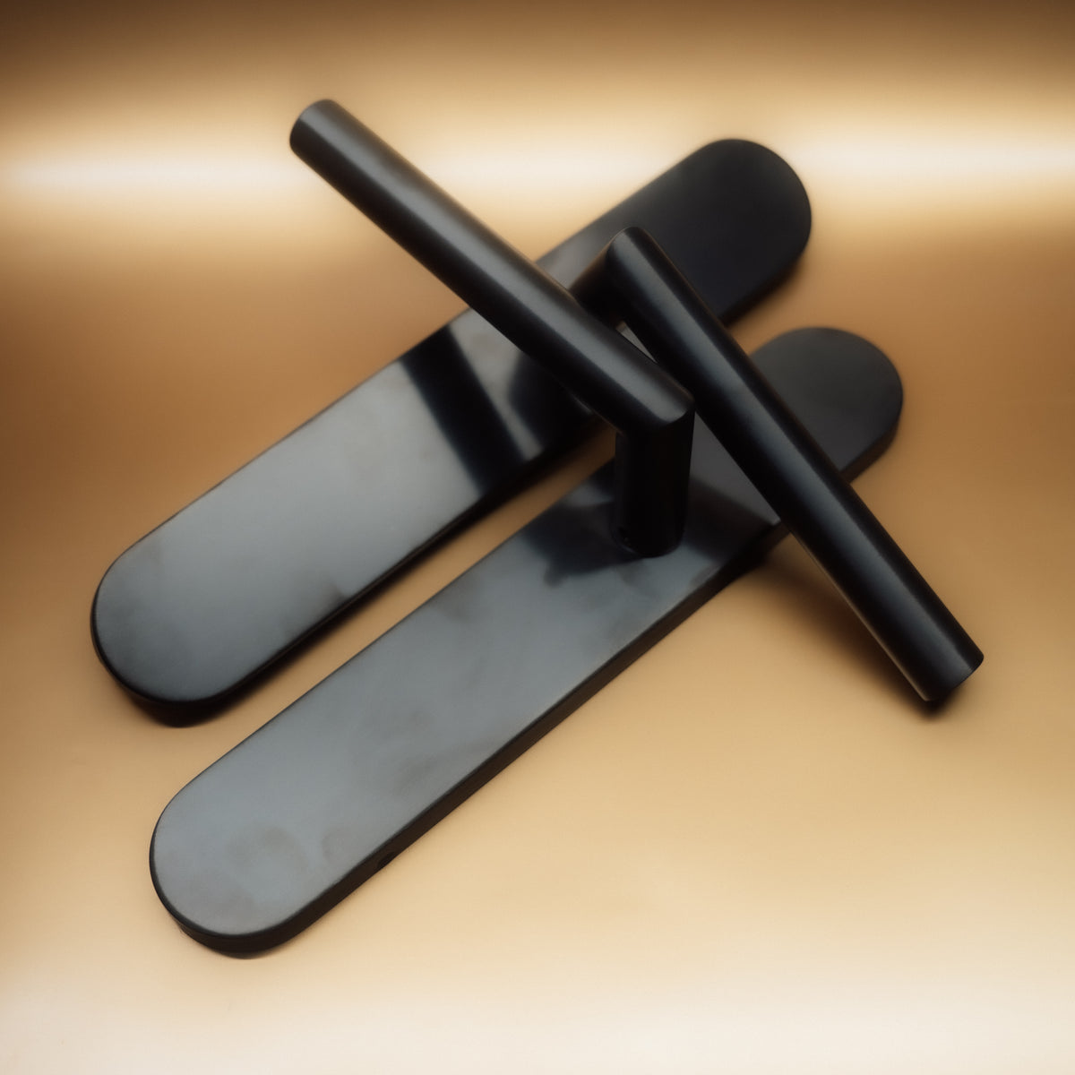 Griff Meister | Deurkruk Cornisa | Gunmetal | Op ovaal schild | Blind