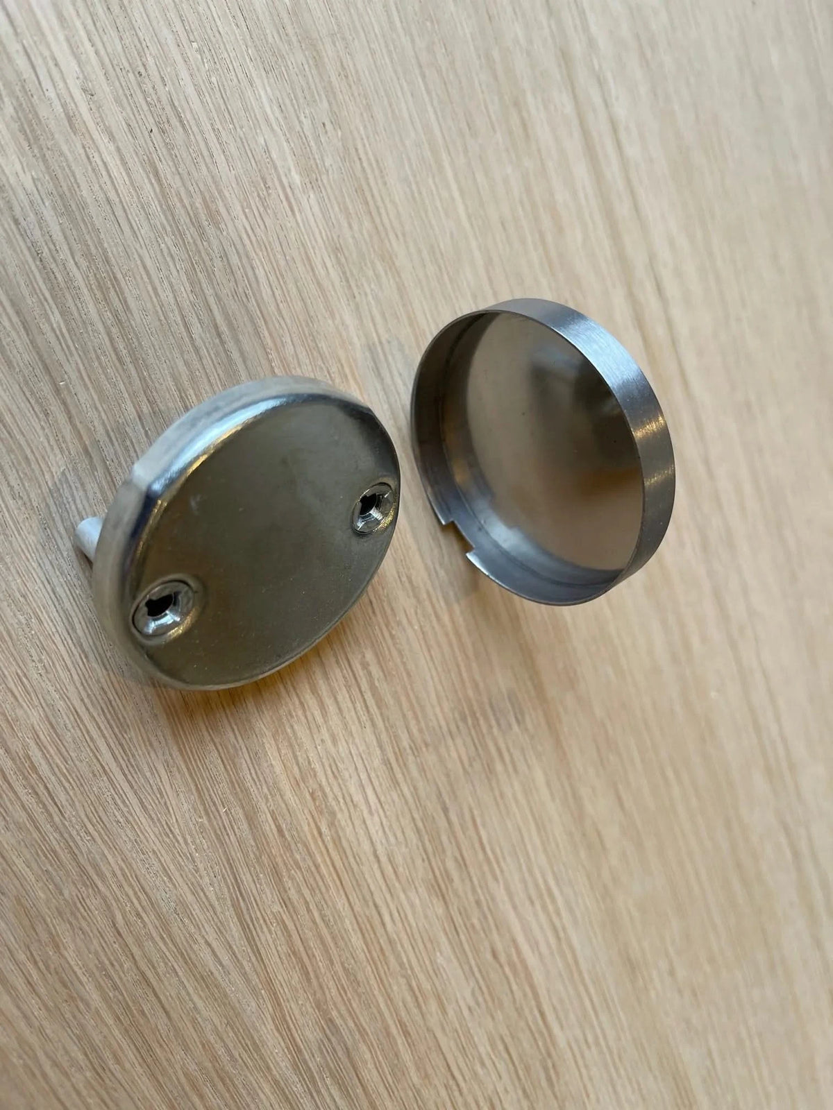 Hafi Private Line blind rozet rond RVS geborsteld – detailfoto