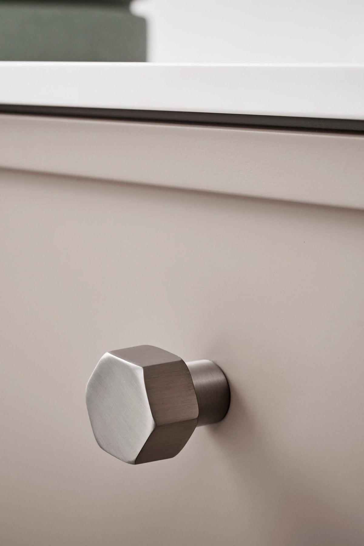 Furnipart Meubelknop Hexa-knop inox look detail