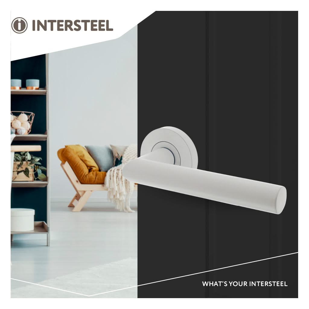 Intersteel deurkruk Bastian ronde rozet wit gemonteerd