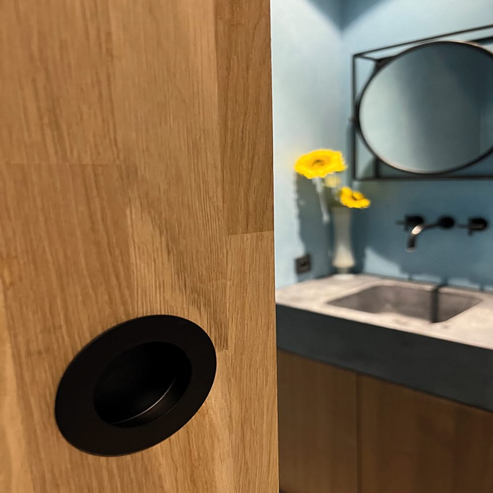HDD Pro schuifdeurkom rond messing gelakt – detail achterzijde
