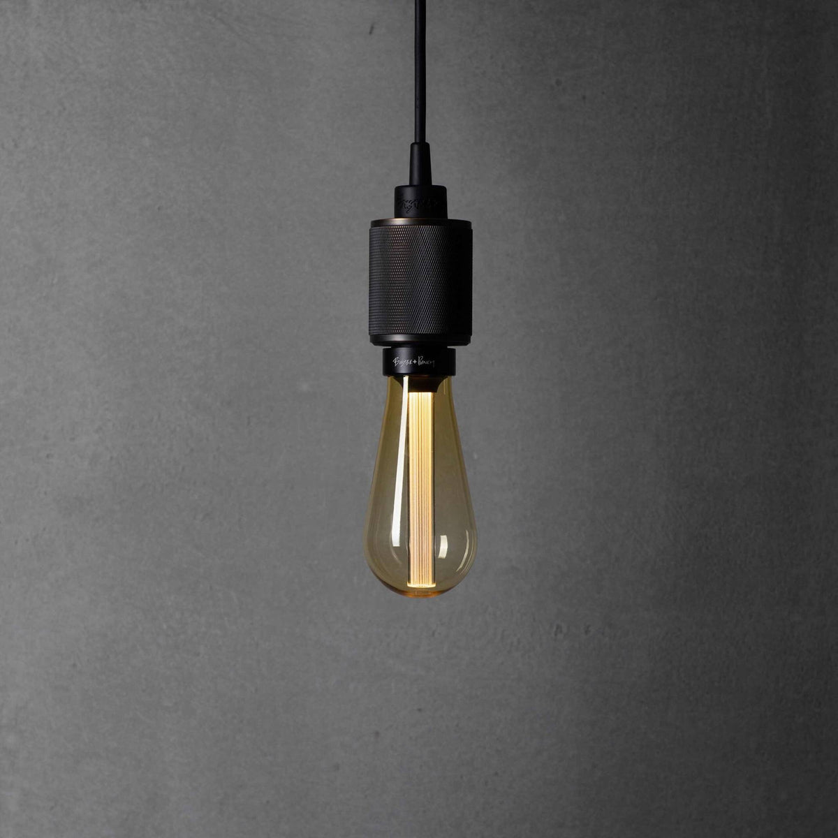Buster + Punch Buster Bulb E27 ledlamp Goud – gemonteerd in armatuur