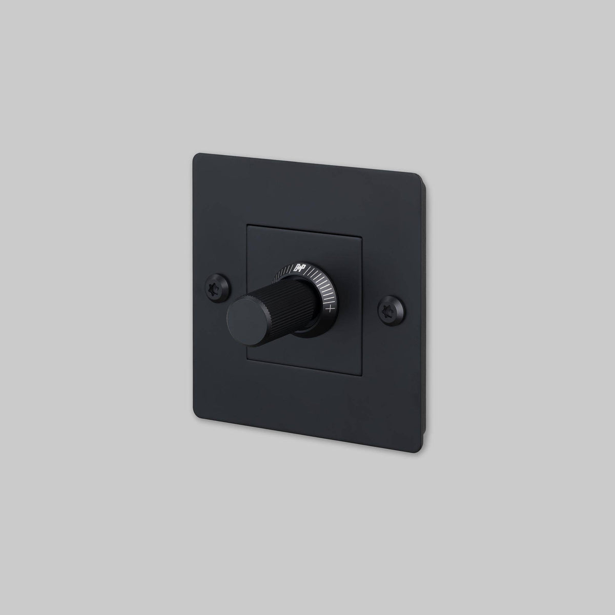 Buster + Punch dimmer Linear Zwart vooraanzicht