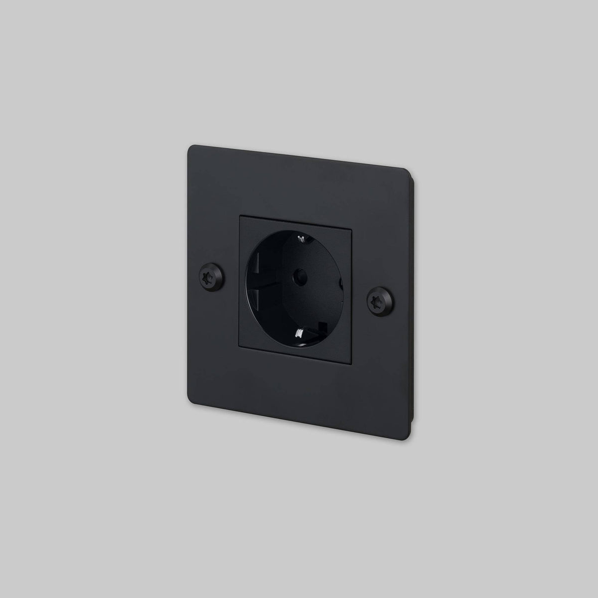 Buster + Punch stopcontact Schuko zwart vooraanzicht