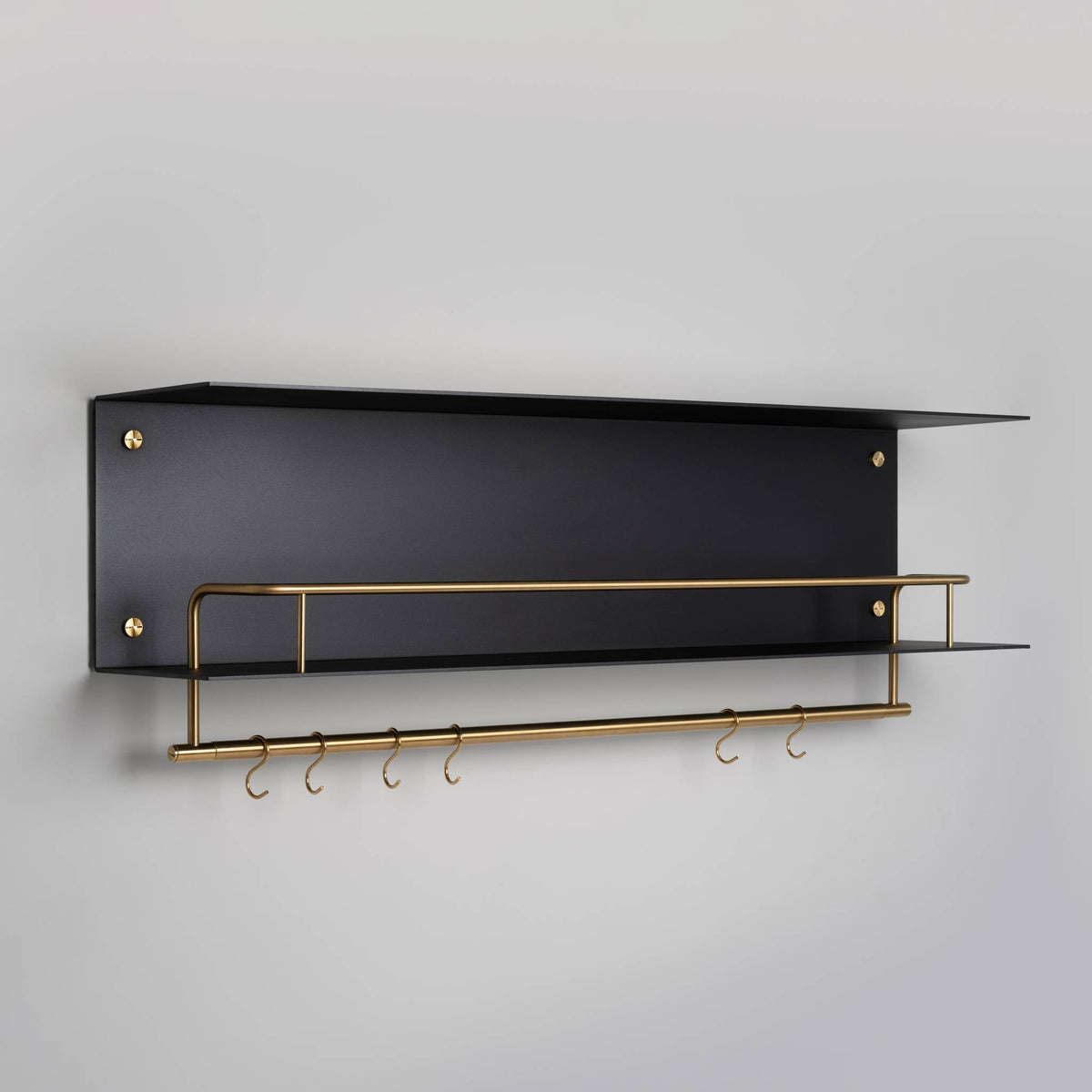 Buster + Punch Hanger keukenplank zwart met goud – vooraanzicht
