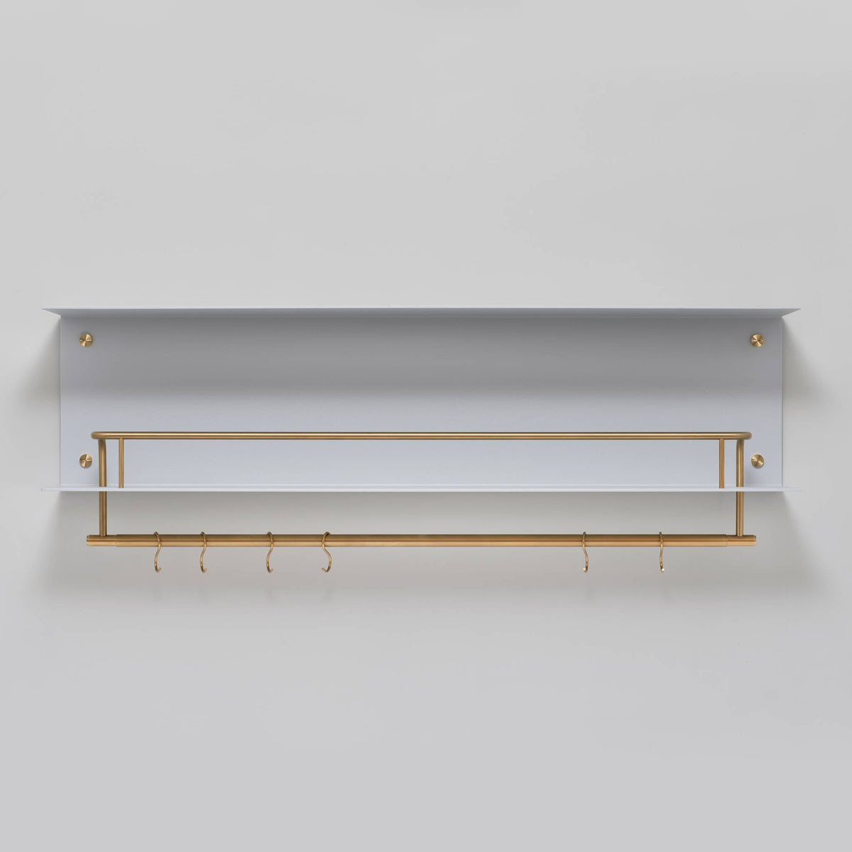 Buster + Punch Hanger keukenplank grijs met Goud detailfoto