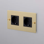 Buster + Punch 2-voudig Schuko stopcontact Goud — vooraanzicht