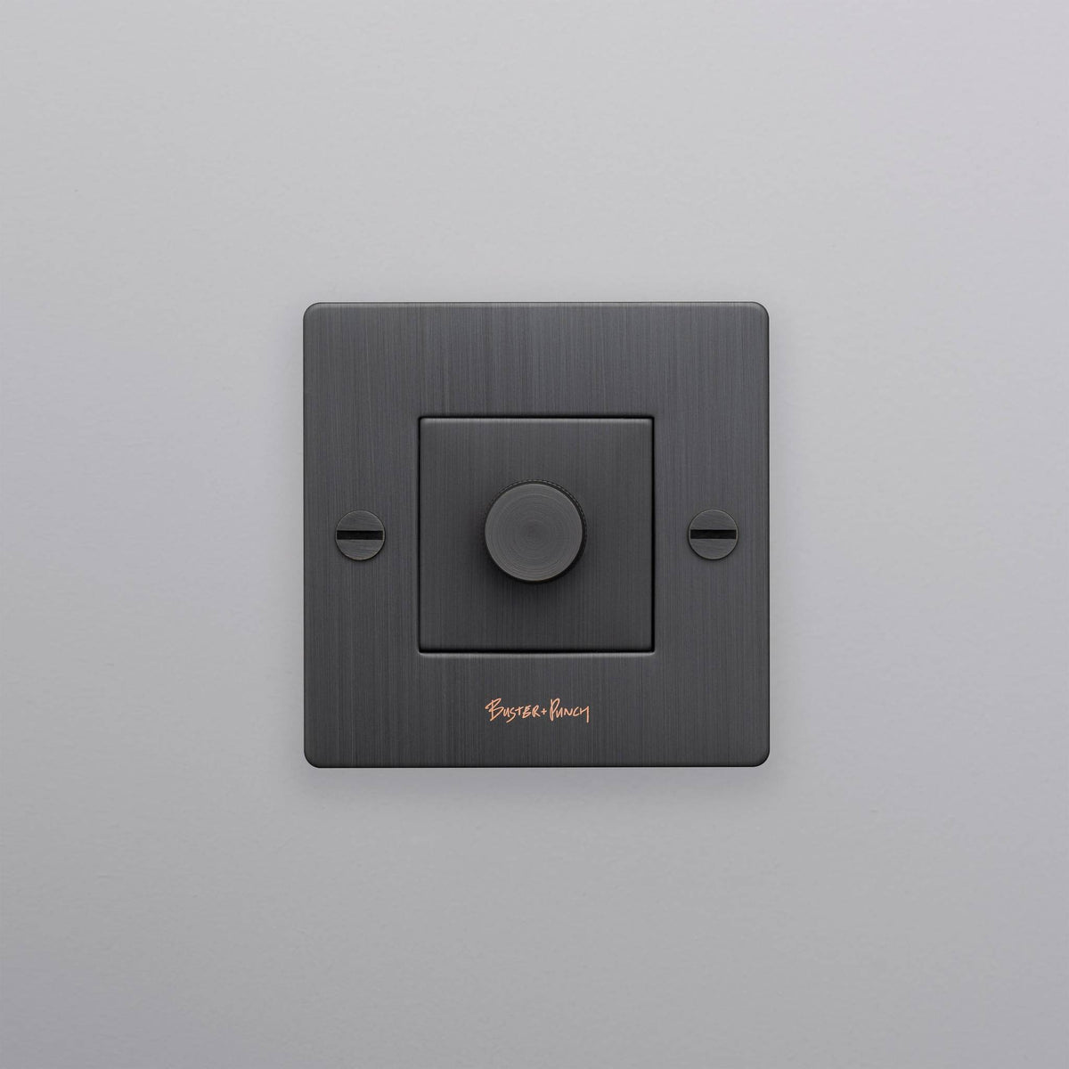 Buster + Punch dimmer Cross impuls brons detail knurling