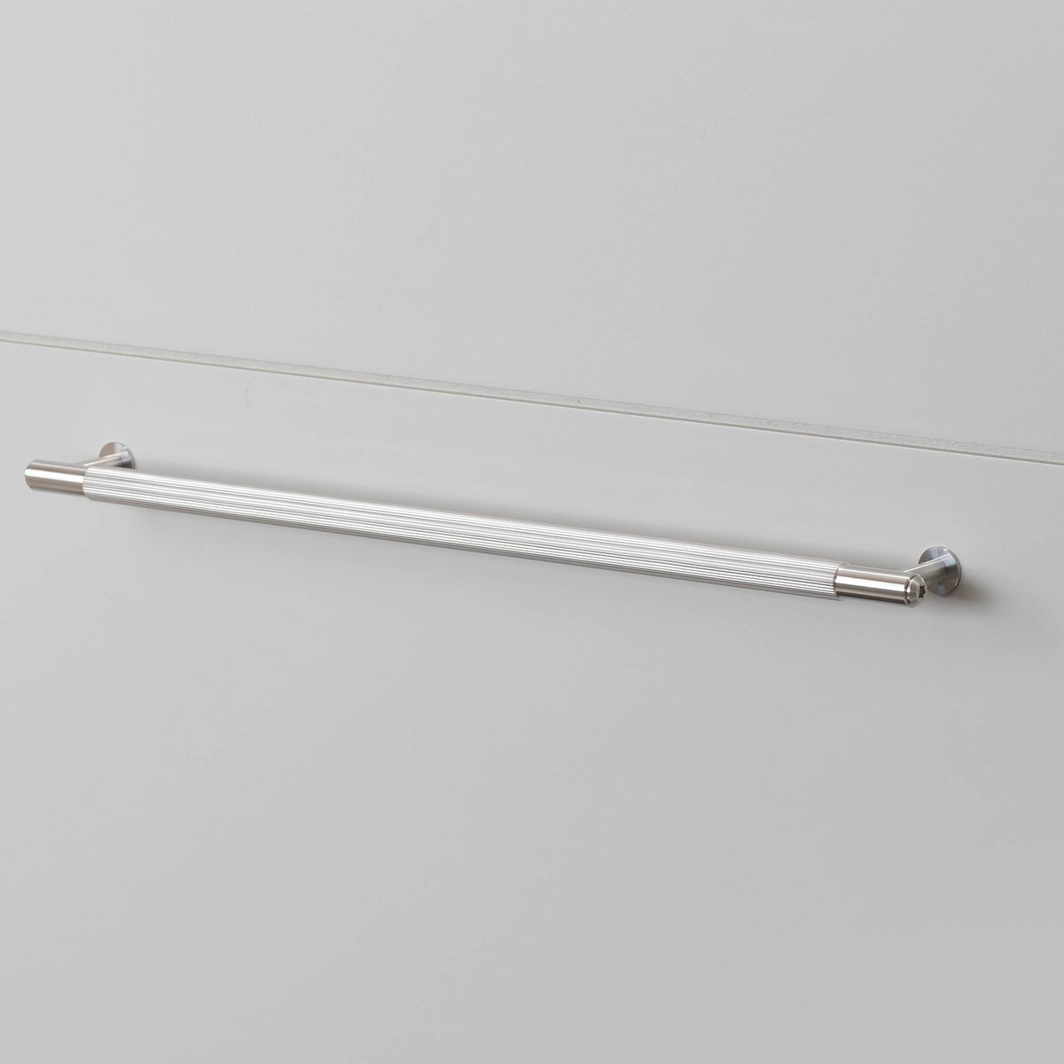 Buster + Punch Linear meubelgreep steel – sfeerbeeld