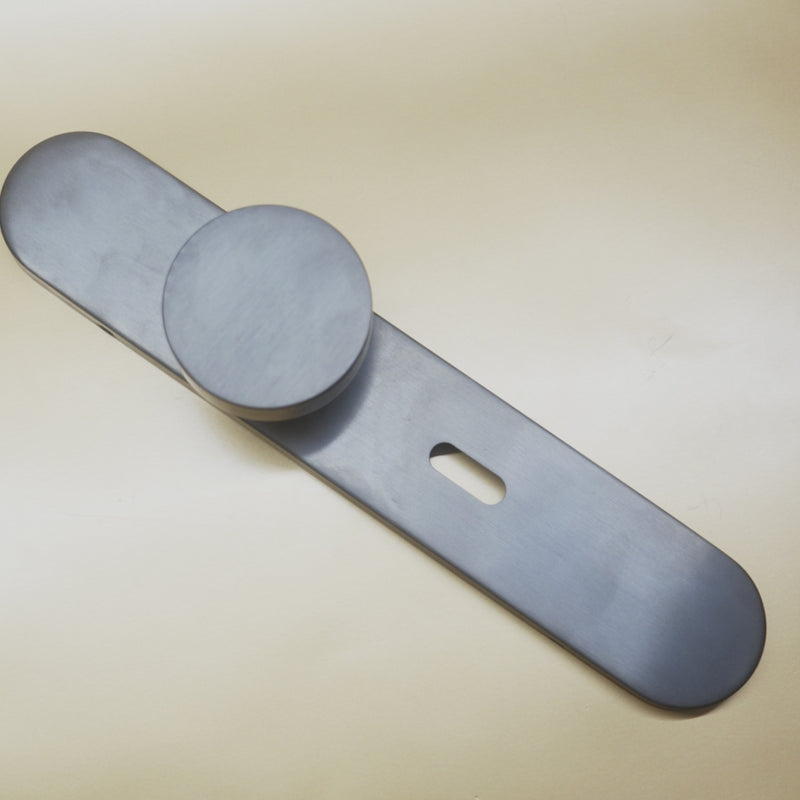 Griff Meister Deurknop Gunmetal Op ovaal schild Sleutel 56mm – productvideo