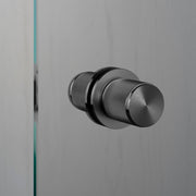 Buster + Punch Linear deurknop dubbelzijdig gun metal vooraanzicht
