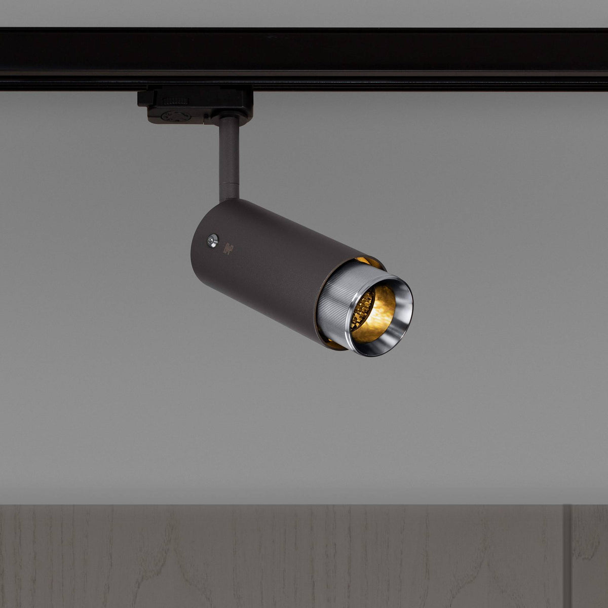 Buster + Punch Exhaust Graphite track spot linear steel vooraanzicht