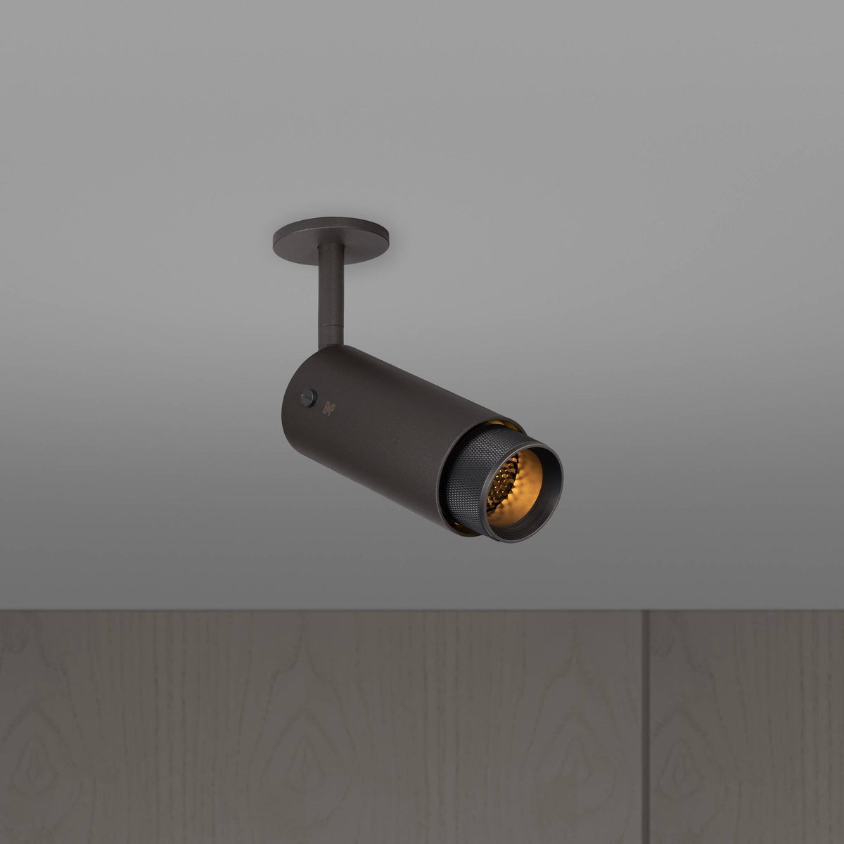 Buster + Punch Exhaust Graphite spot Cross Smoked Bronze - vooraanzicht