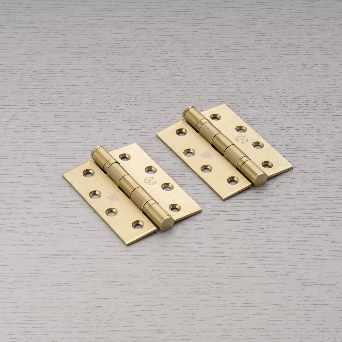 Buster + Punch scharnier 102x76x3 mm Goud vooraanzicht