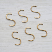 Buster + Punch S-haken set van 6 keukenplank Goud vooraanzicht