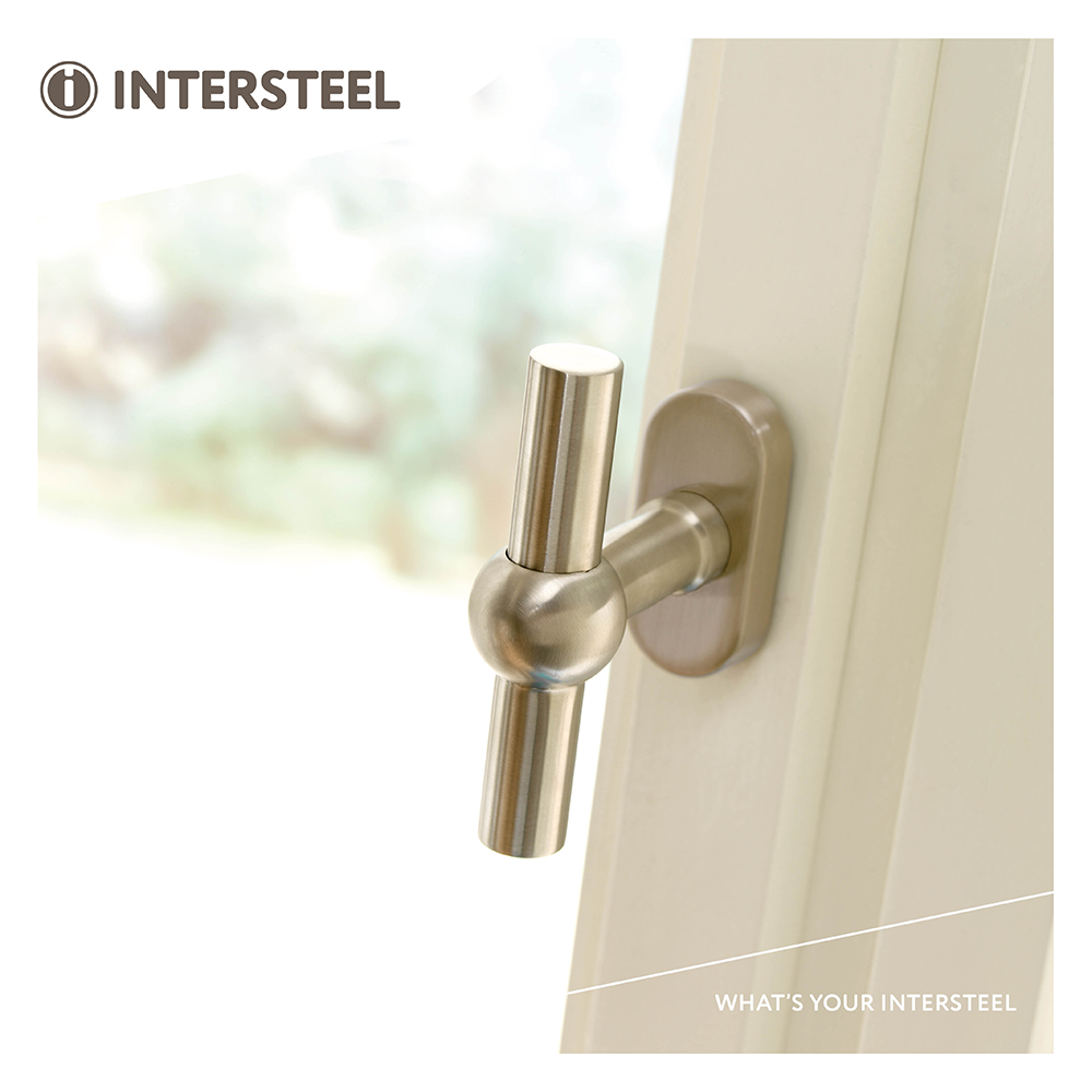 Intersteel raamkruk T-vorm rvs geborsteld sfeerbeeld