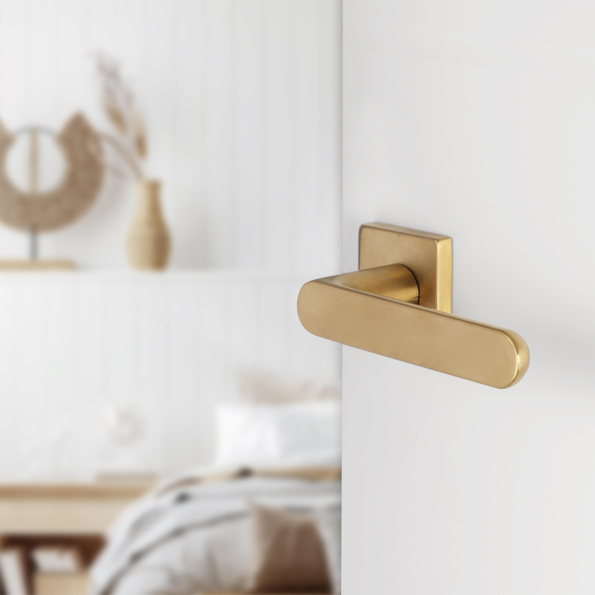 Differnz Eindhoven deurkruk vierkant rozet goud, detail