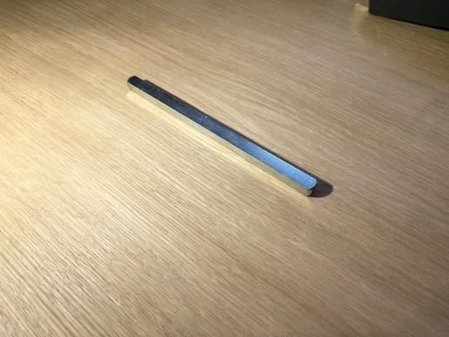 Hafi massieve krukstift 8x8 mm – gemonteerd in deurkruk