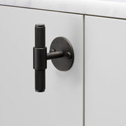 Buster + Punch Cross meubelgreep t-bar op rozet smoked bronze