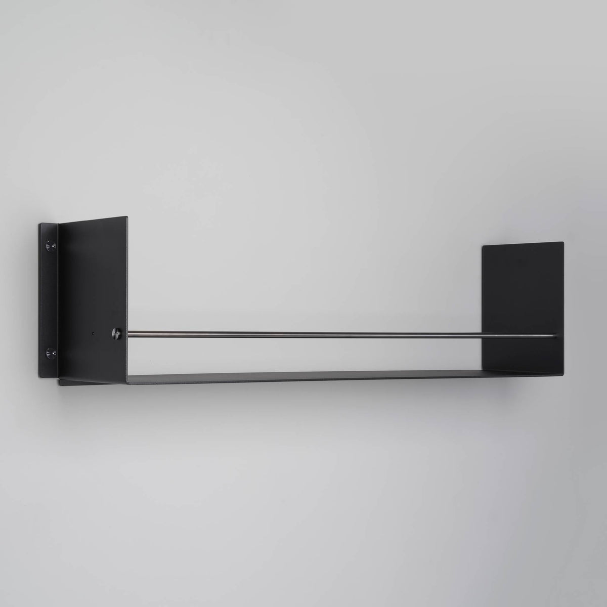 Buster + Punch Girder keukenplank Zwart met Gun Metal vooraanzicht