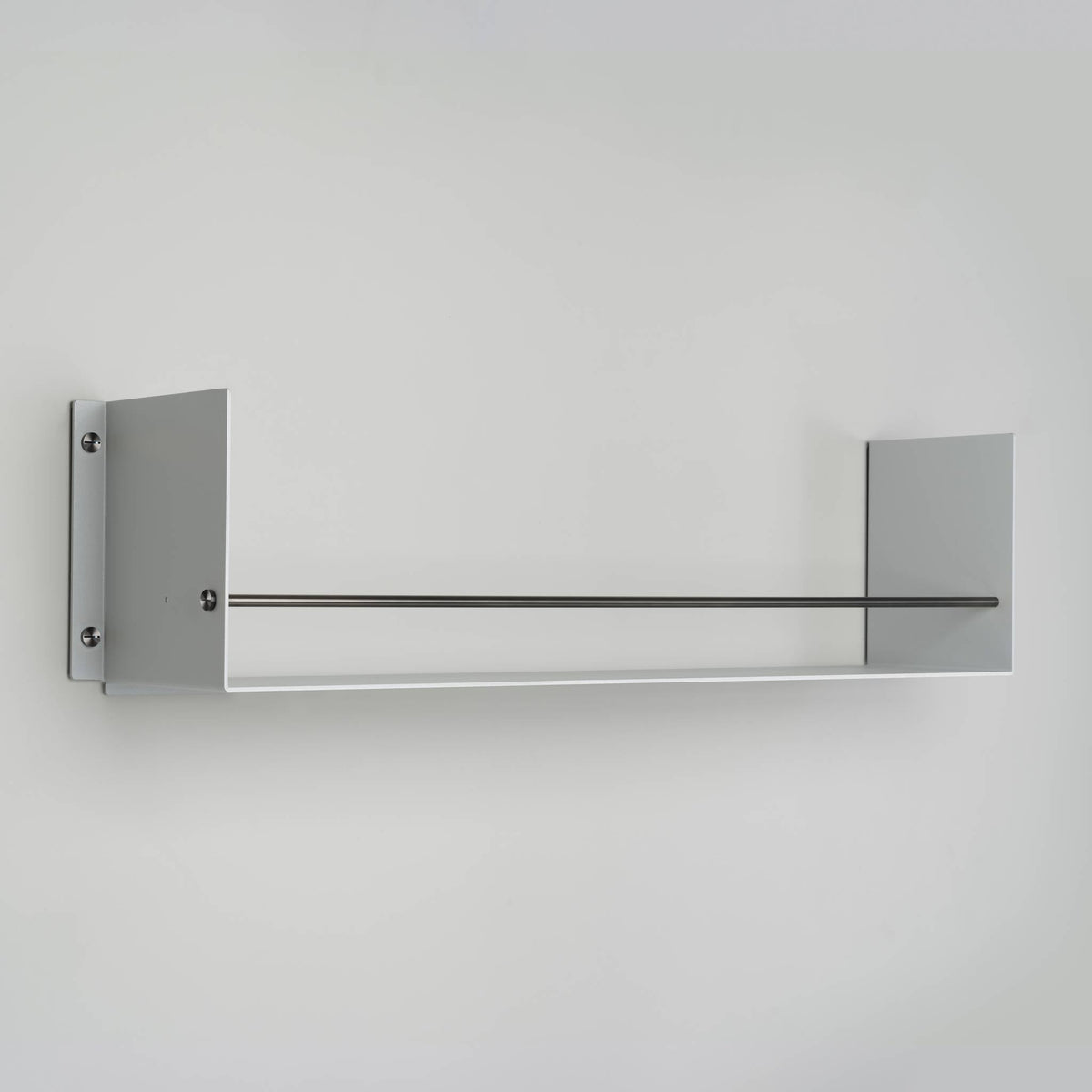 Buster + Punch Girder keukenplank Grijs met Gun Metal vooraanzicht